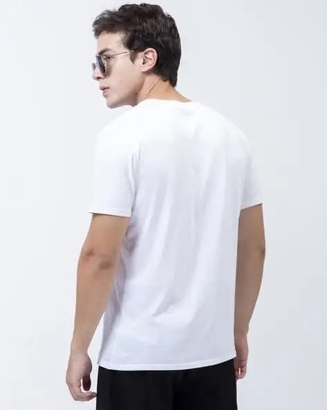 GUESS Men's Classic Fit T-Shirt